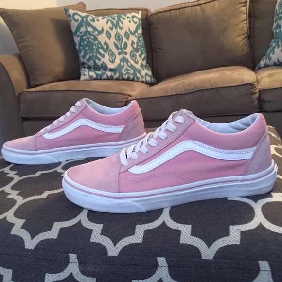 Vans Shoes - Vans Old Skool Sneakers in Light Pink
